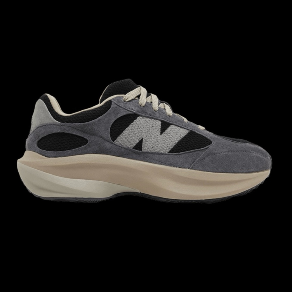 New Balance Gray and Black Sneakers Modern Silhouette